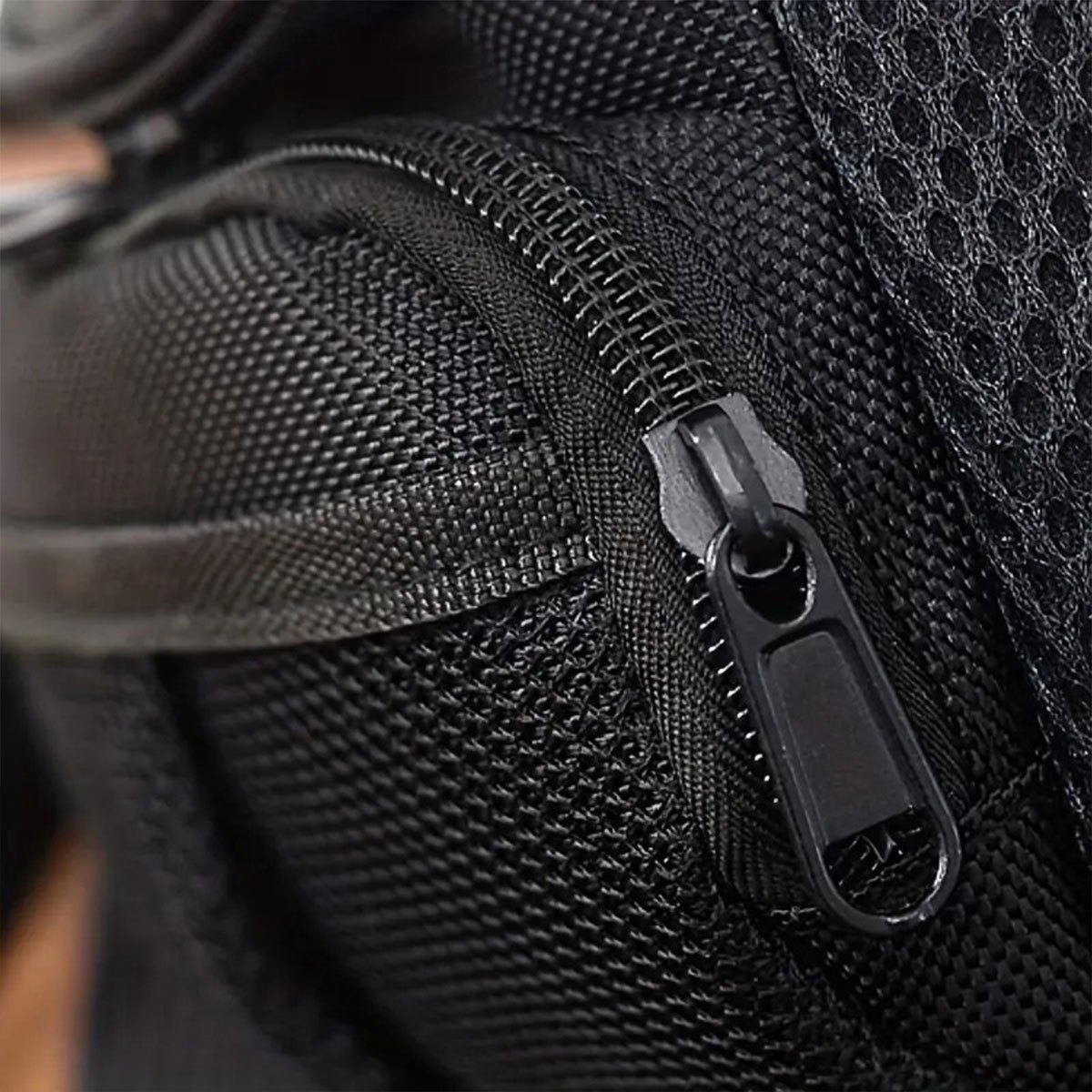 Mid-size camera bag for Panasonic, Samsung, etc. — Detail view 2