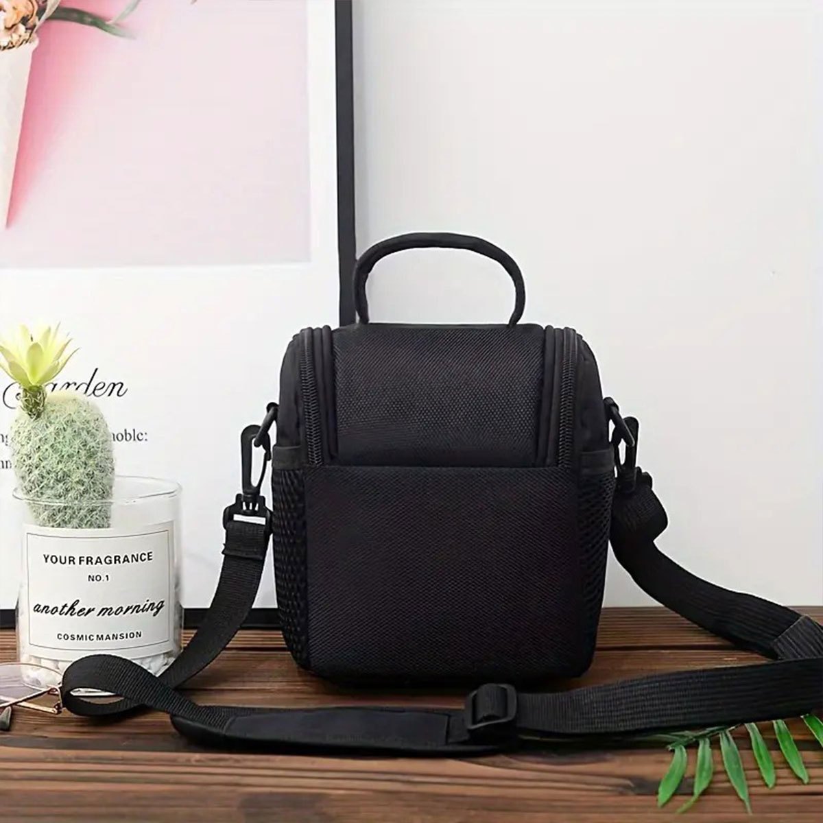 Mid-size camera bag for Panasonic, Samsung, etc. — Detail view 4